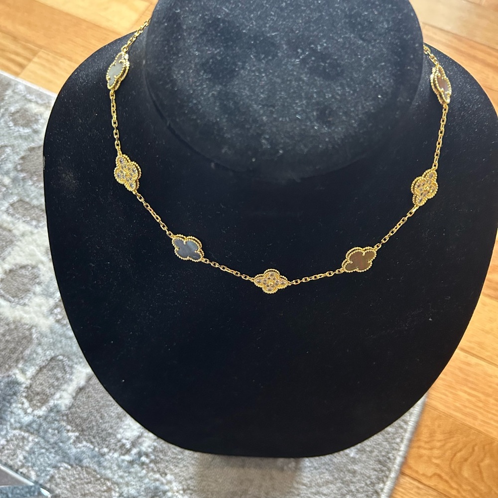 Grey MOP, crystal and yellow gold 10 motif necklace